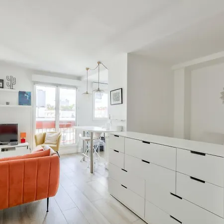 Bel A 5 Min A Pied De La Station De Metro Apartment *